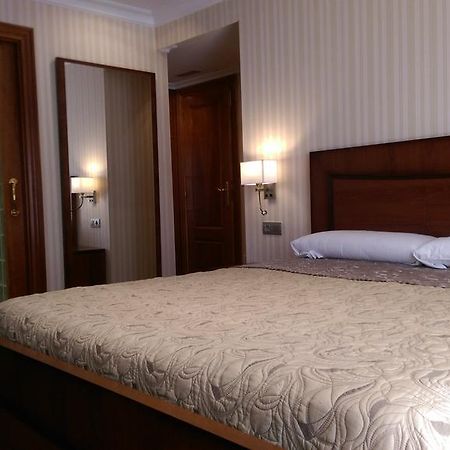 Apartamentos Gasteiz Βιτόρια-Γκαστέις Εξωτερικό φωτογραφία