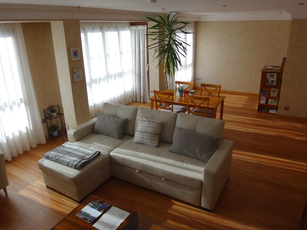 Apartamentos Gasteiz Βιτόρια-Γκαστέις Εξωτερικό φωτογραφία