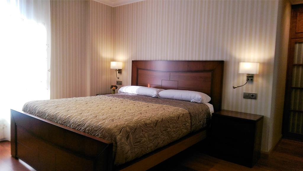 Apartamentos Gasteiz Βιτόρια-Γκαστέις Εξωτερικό φωτογραφία