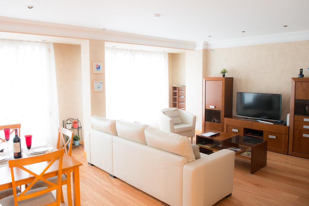 Apartamentos Gasteiz Βιτόρια-Γκαστέις Εξωτερικό φωτογραφία