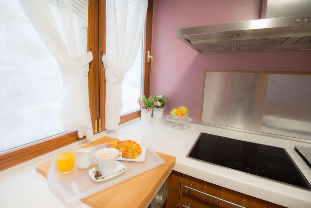 Apartamentos Gasteiz Βιτόρια-Γκαστέις Εξωτερικό φωτογραφία