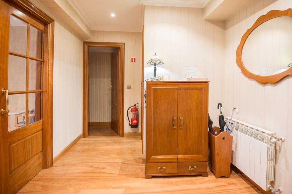 Apartamentos Gasteiz Βιτόρια-Γκαστέις Εξωτερικό φωτογραφία