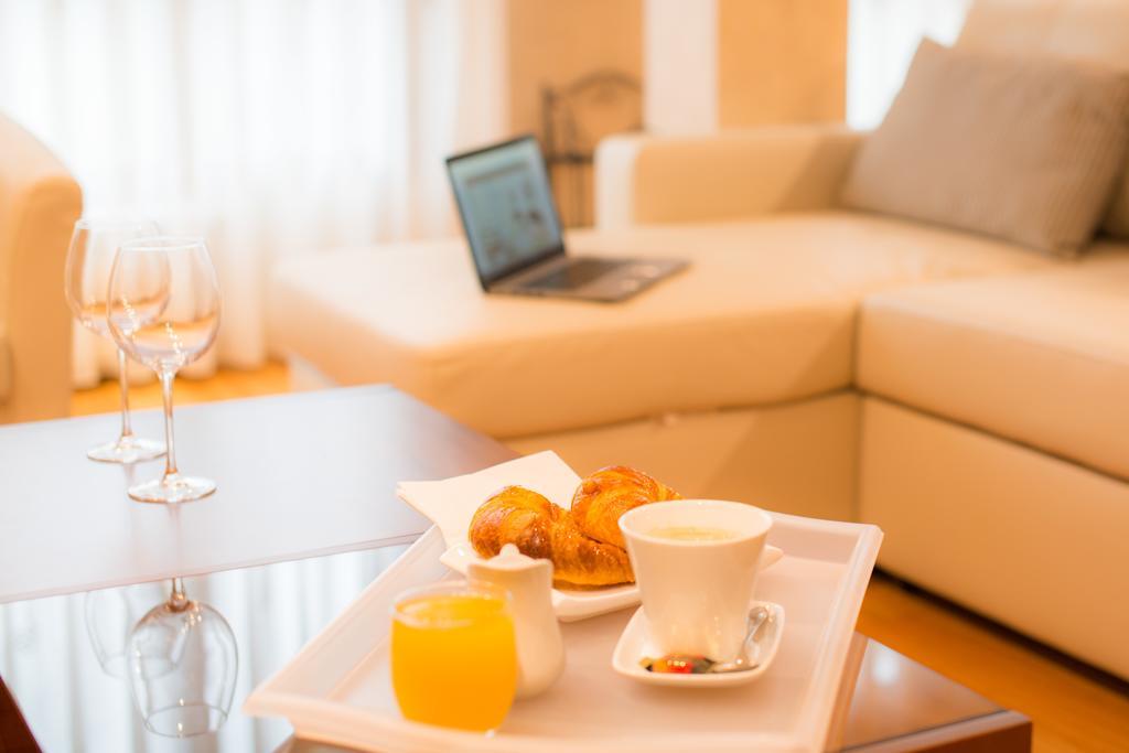 Apartamentos Gasteiz Βιτόρια-Γκαστέις Εξωτερικό φωτογραφία