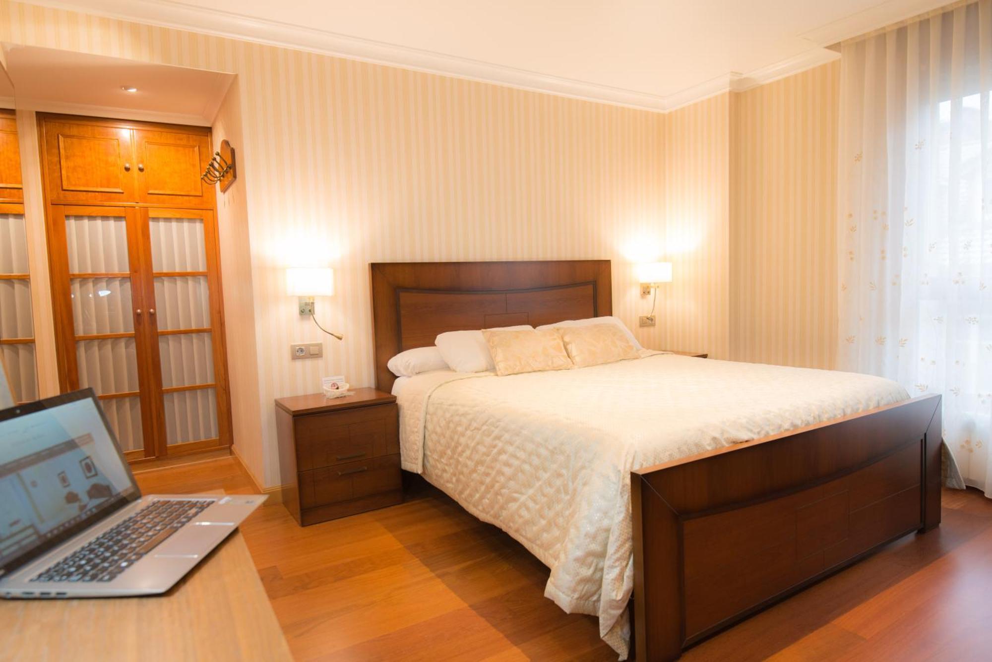 Apartamentos Gasteiz Βιτόρια-Γκαστέις Εξωτερικό φωτογραφία