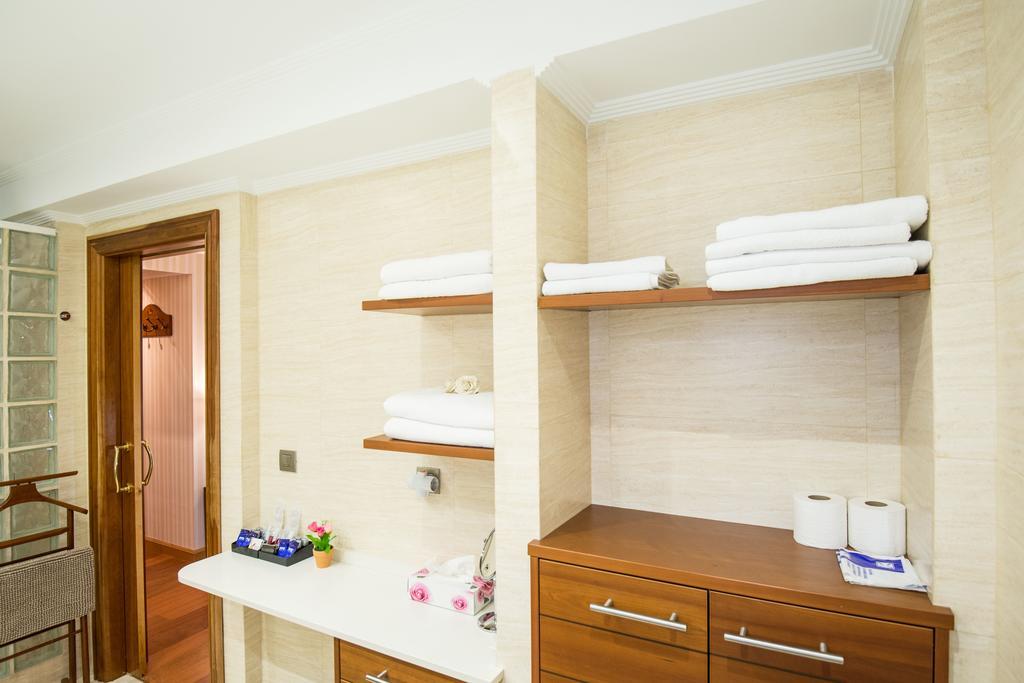 Apartamentos Gasteiz Βιτόρια-Γκαστέις Εξωτερικό φωτογραφία
