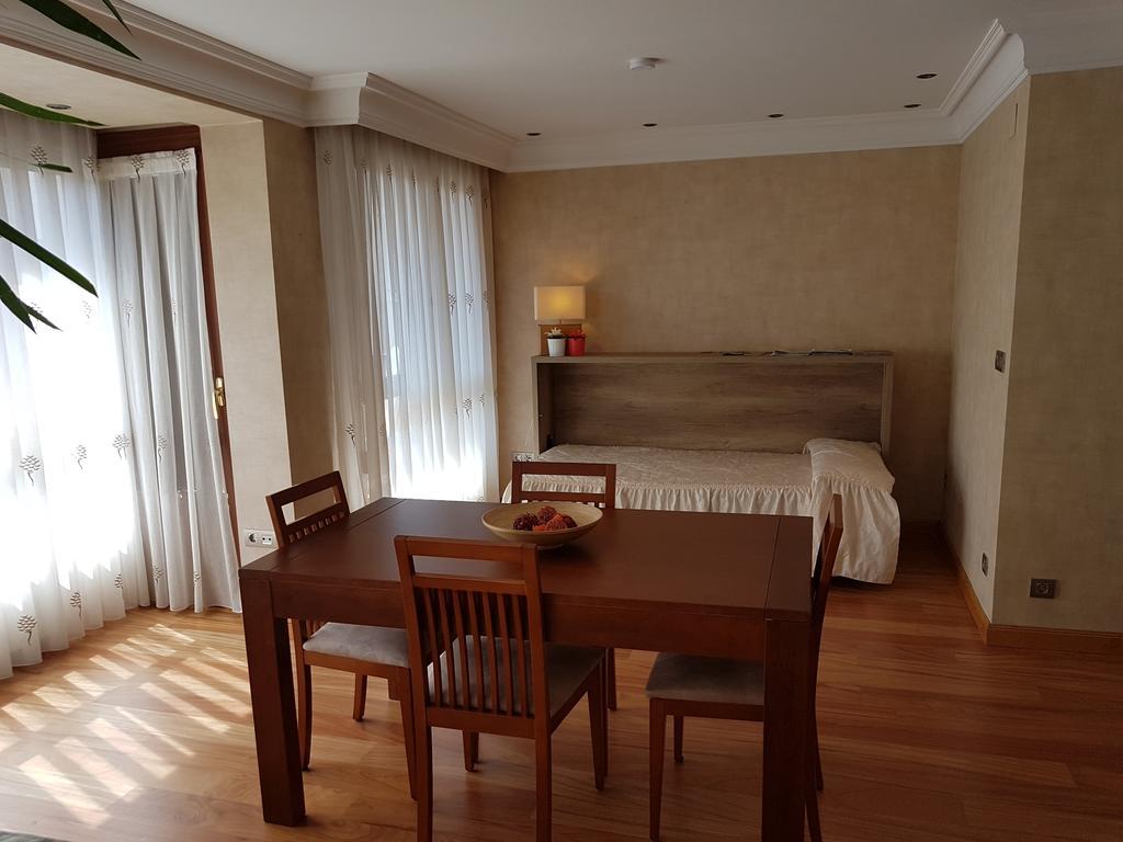 Apartamentos Gasteiz Βιτόρια-Γκαστέις Εξωτερικό φωτογραφία