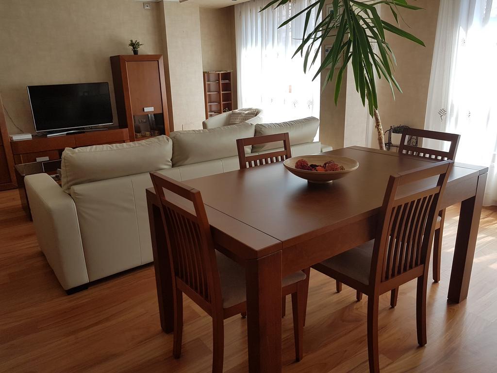 Apartamentos Gasteiz Βιτόρια-Γκαστέις Εξωτερικό φωτογραφία